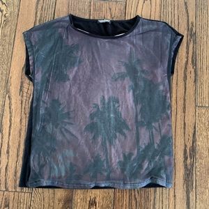 Short sleeve top size M